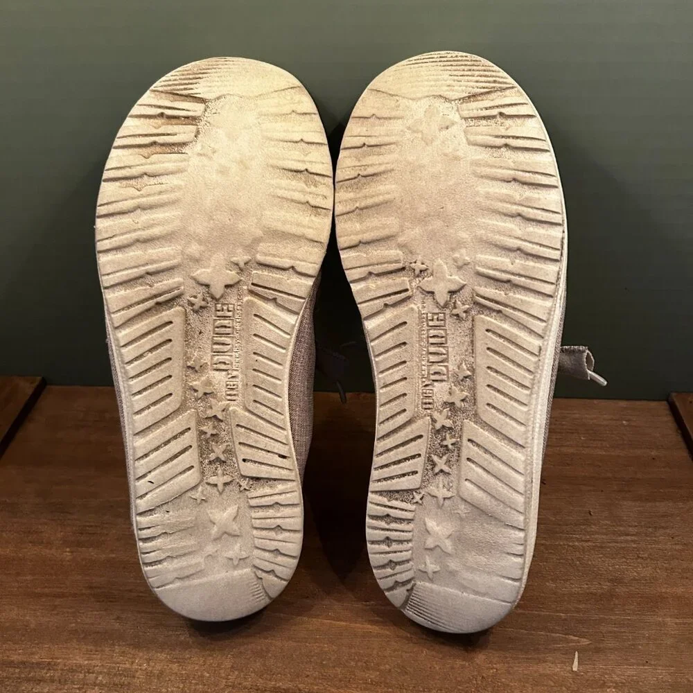 Hey Dude Wendy Chambray Beige White Womens Walking Slip On Shoes Size 8